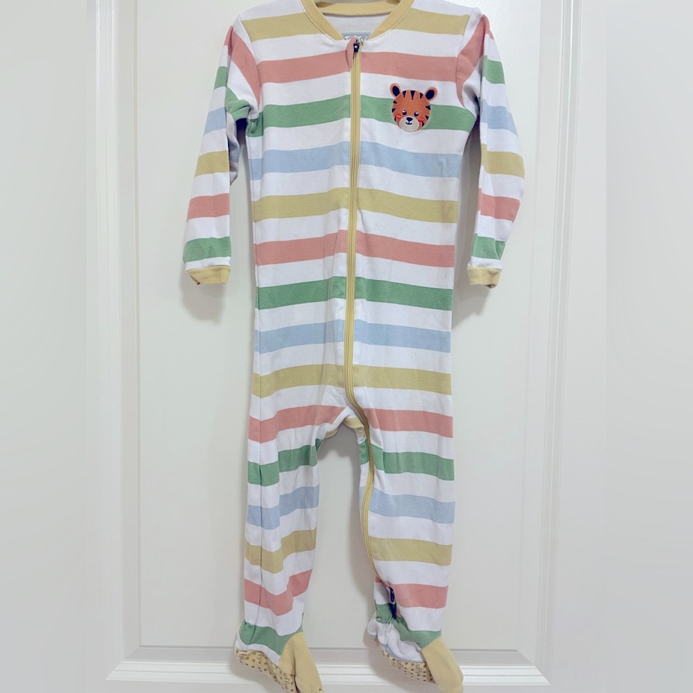 🍒4/$28🍒 Tuffy One Piece with Tiger Patch